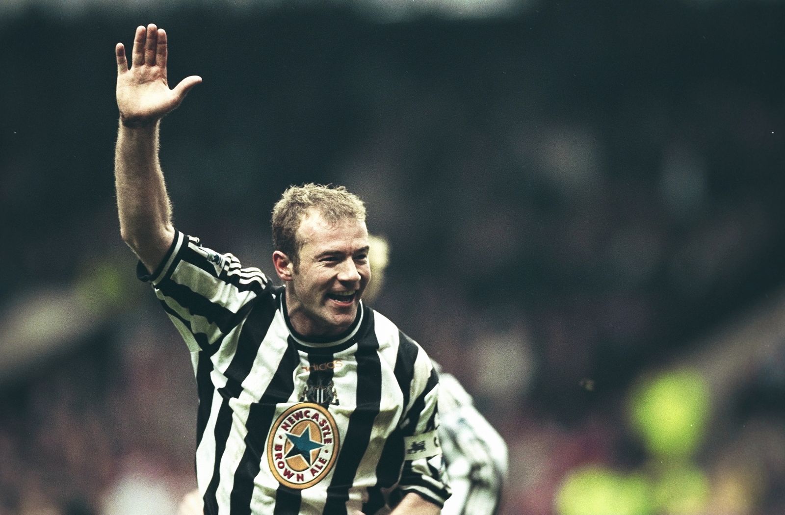 Alan Shearer là cây săn bàn vĩ đại nhất lịch sử bóng đá Ngoại hạng Anh