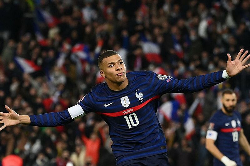 Kylian Mbappe ăn mừng bàn thắng trong trận chung kết