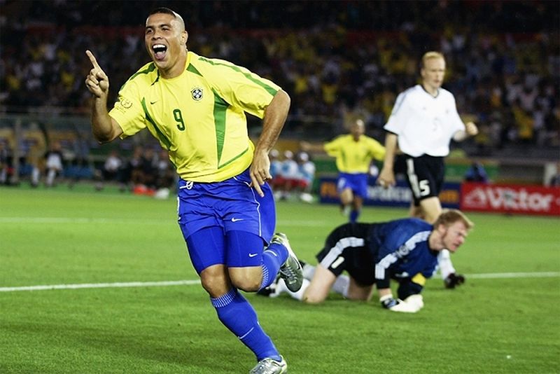 Ronaldo Nazário, huyền thoại bóng đá Brazil